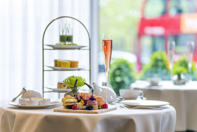 Scent of Summer Afternoon Tea (Photo Courtesy of Intercontinental Park Lane Hotel)