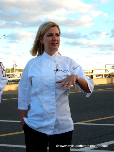 Chef Anna Olson giving a few hints of the evening's fare
