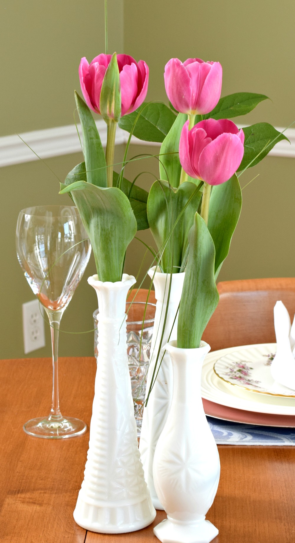 Tulip-shaped Wine Glass