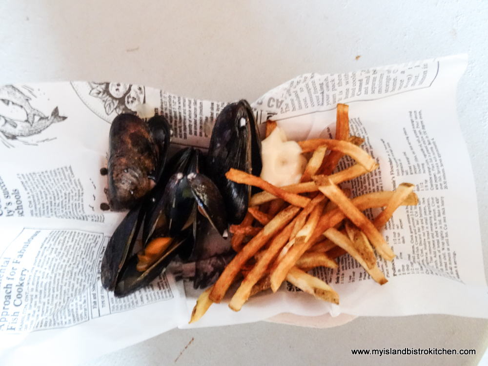 Moules Frites (Mussels with Fries)