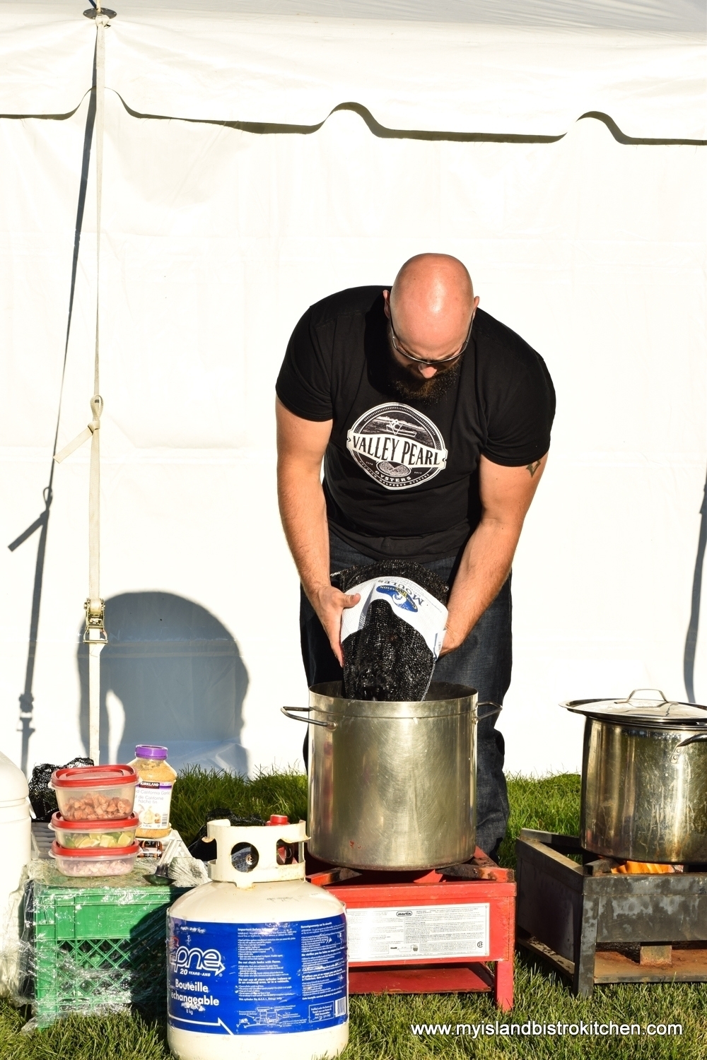 Damien Enman Prepares to Steam PEI Blue Mussels at "Taste of Tyne Valley" PEI Fall Flavours 2017 Event