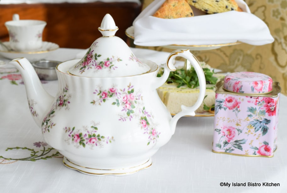 Pretty Pink Floral Teapot for Teatime
