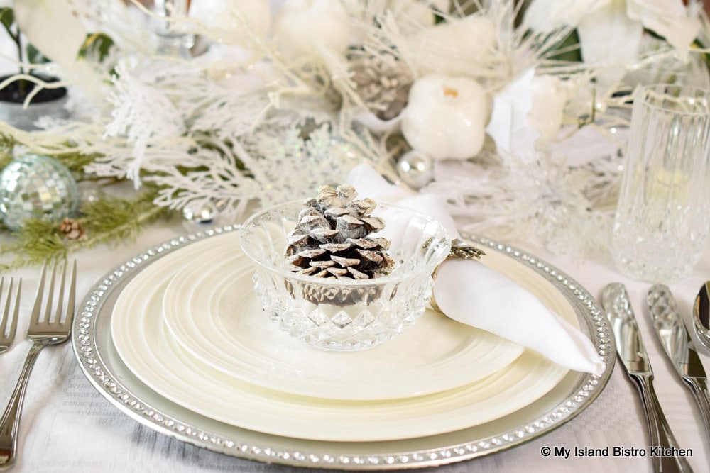 Christmas White Placesetting