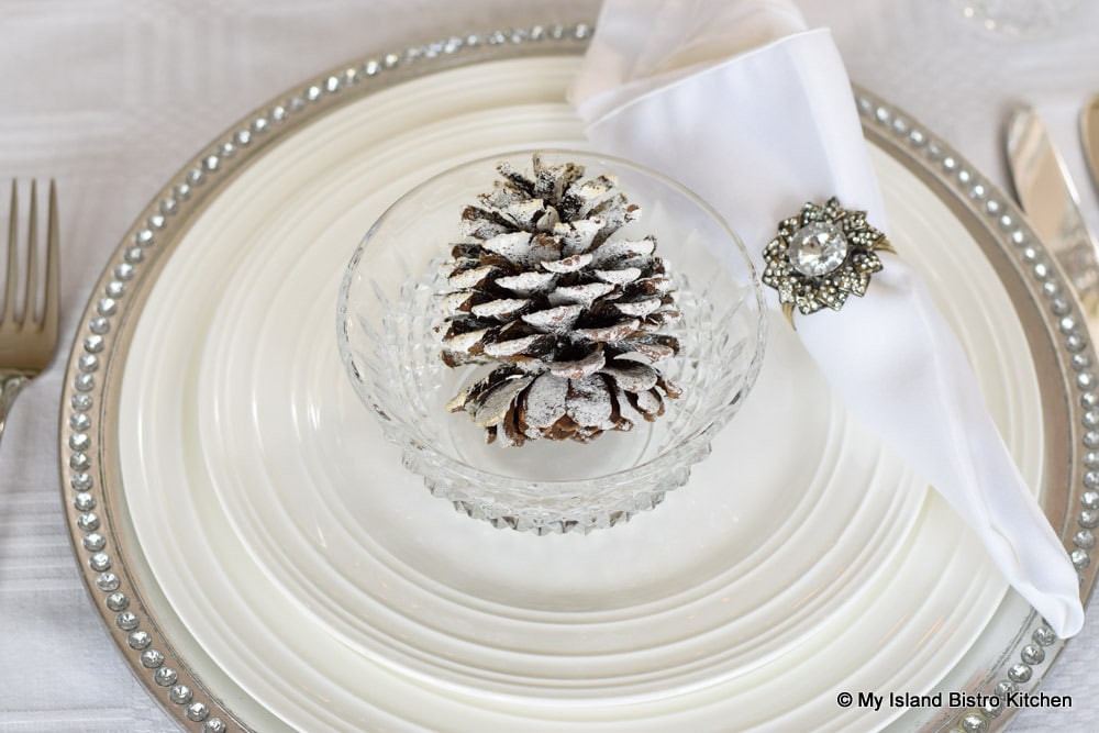 Pinecone adorns Christmas placesetting