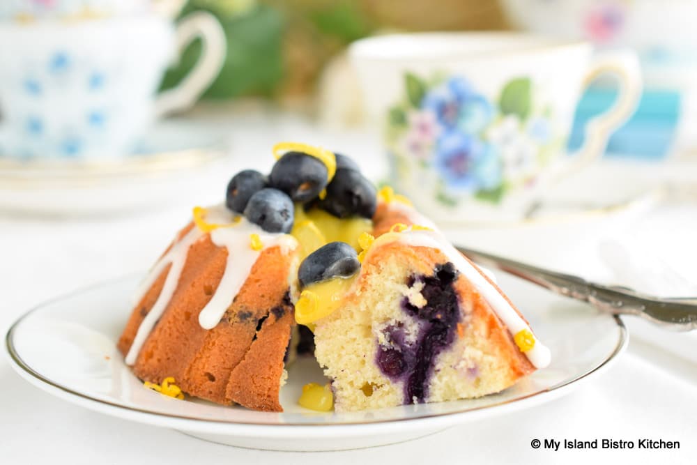 Blueberry Cake with Lemon Curd