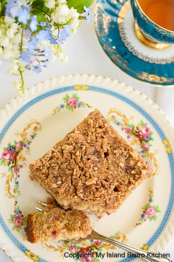 Top-down view of streusel-topped coffee cake