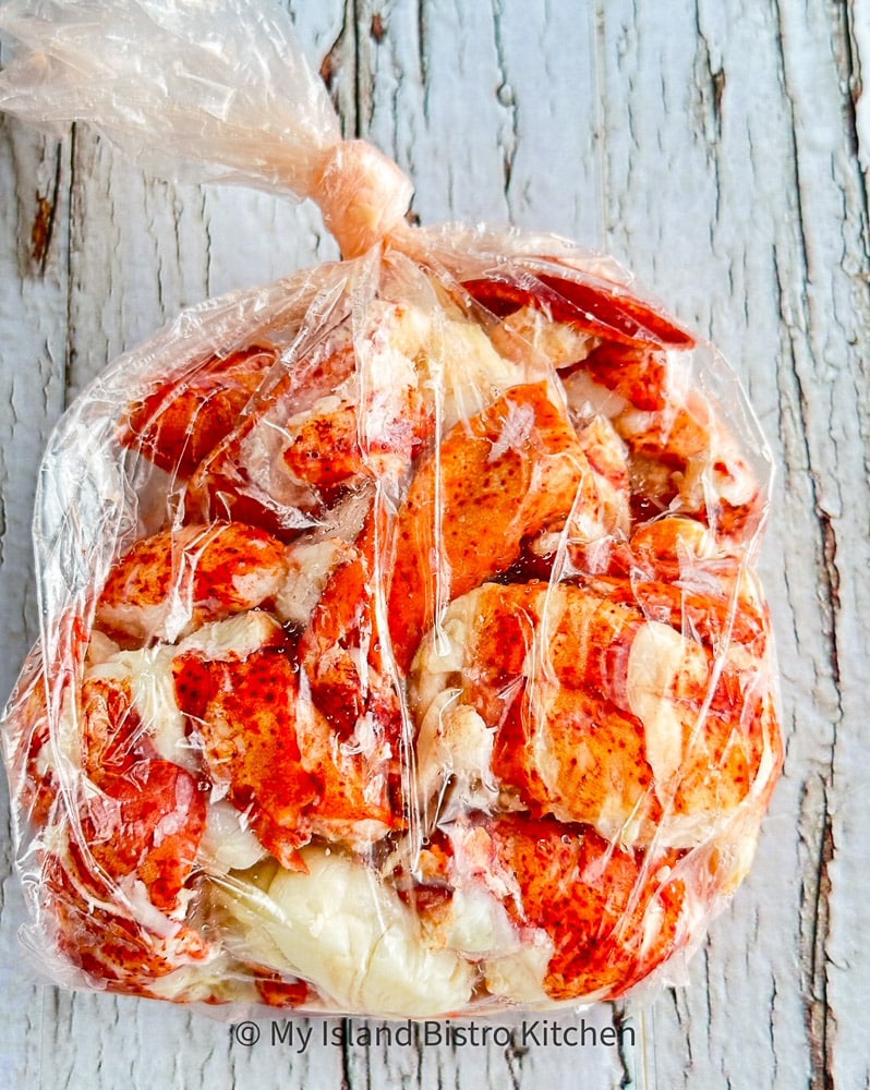 1 pound of cooked lobster meat in bag