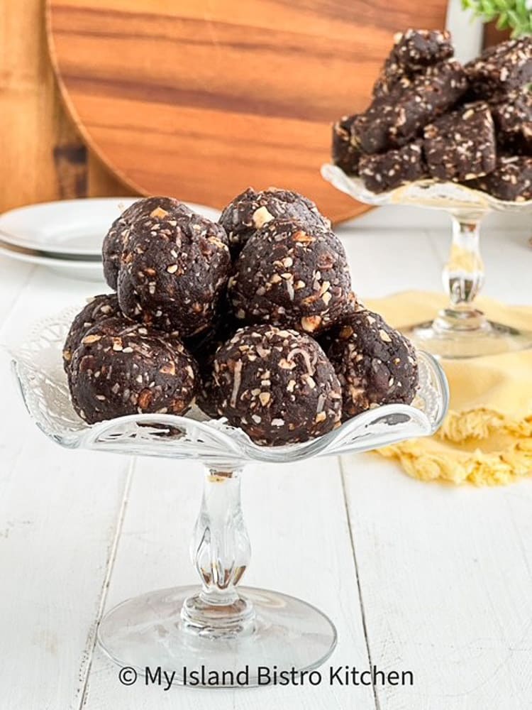 Glass pedestal plates mounded with energy bites